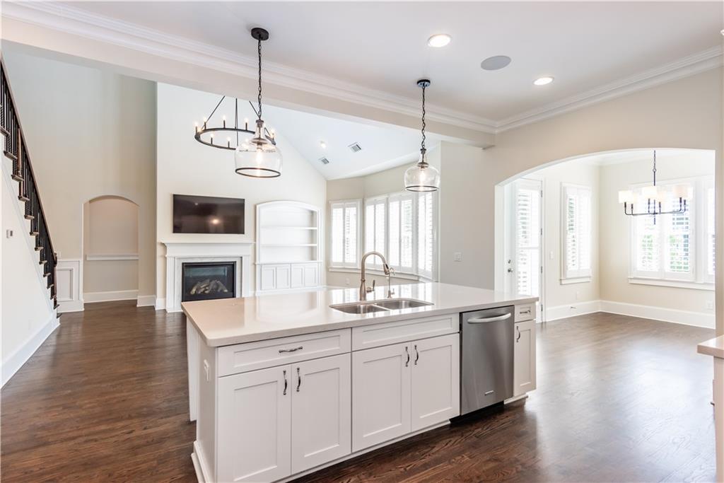 3005 Evelyn Lane