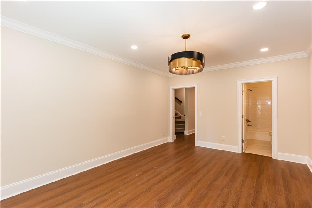 3005 Evelyn Lane