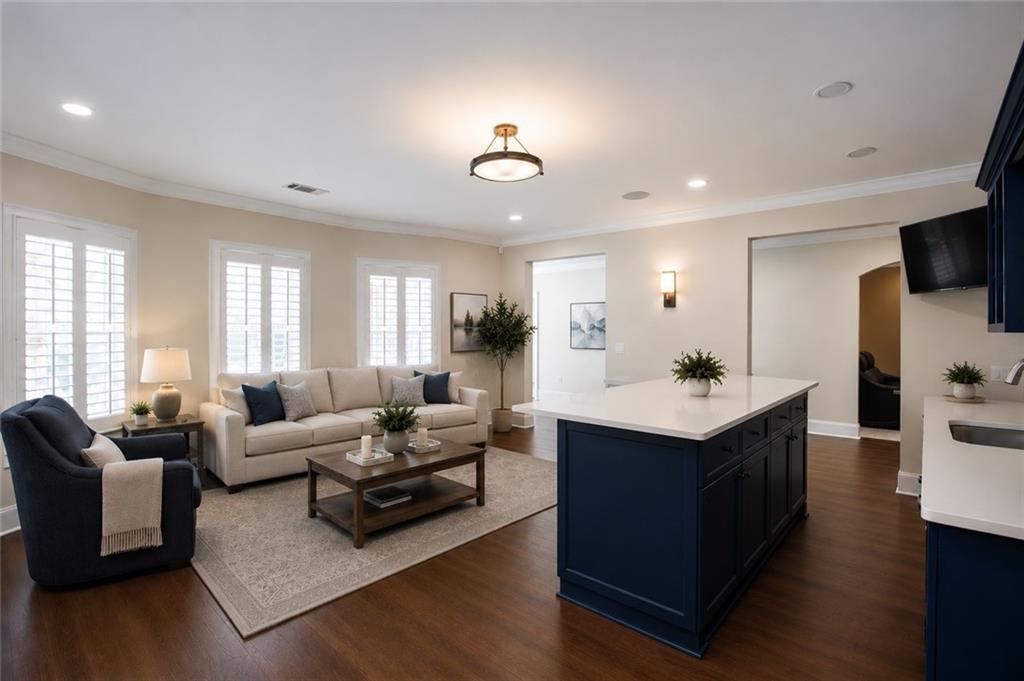 3005 Evelyn Lane