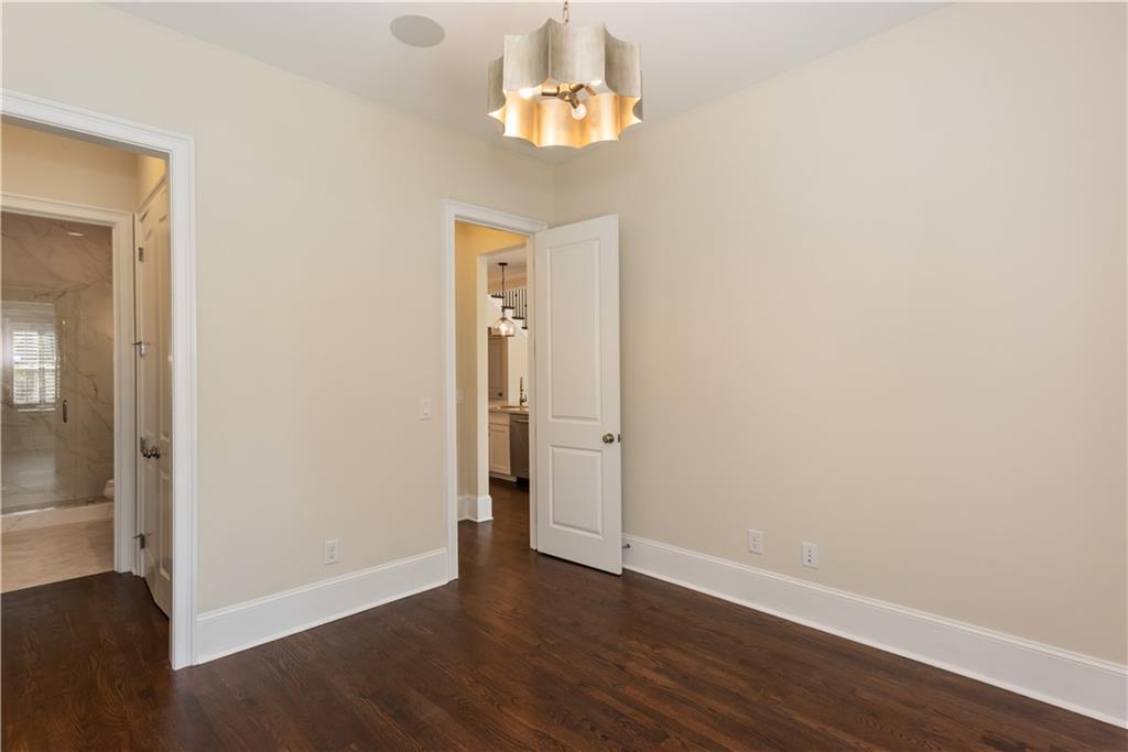 3005 Evelyn Lane
