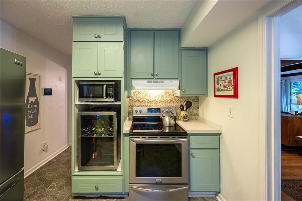 552 Edgefield Drive