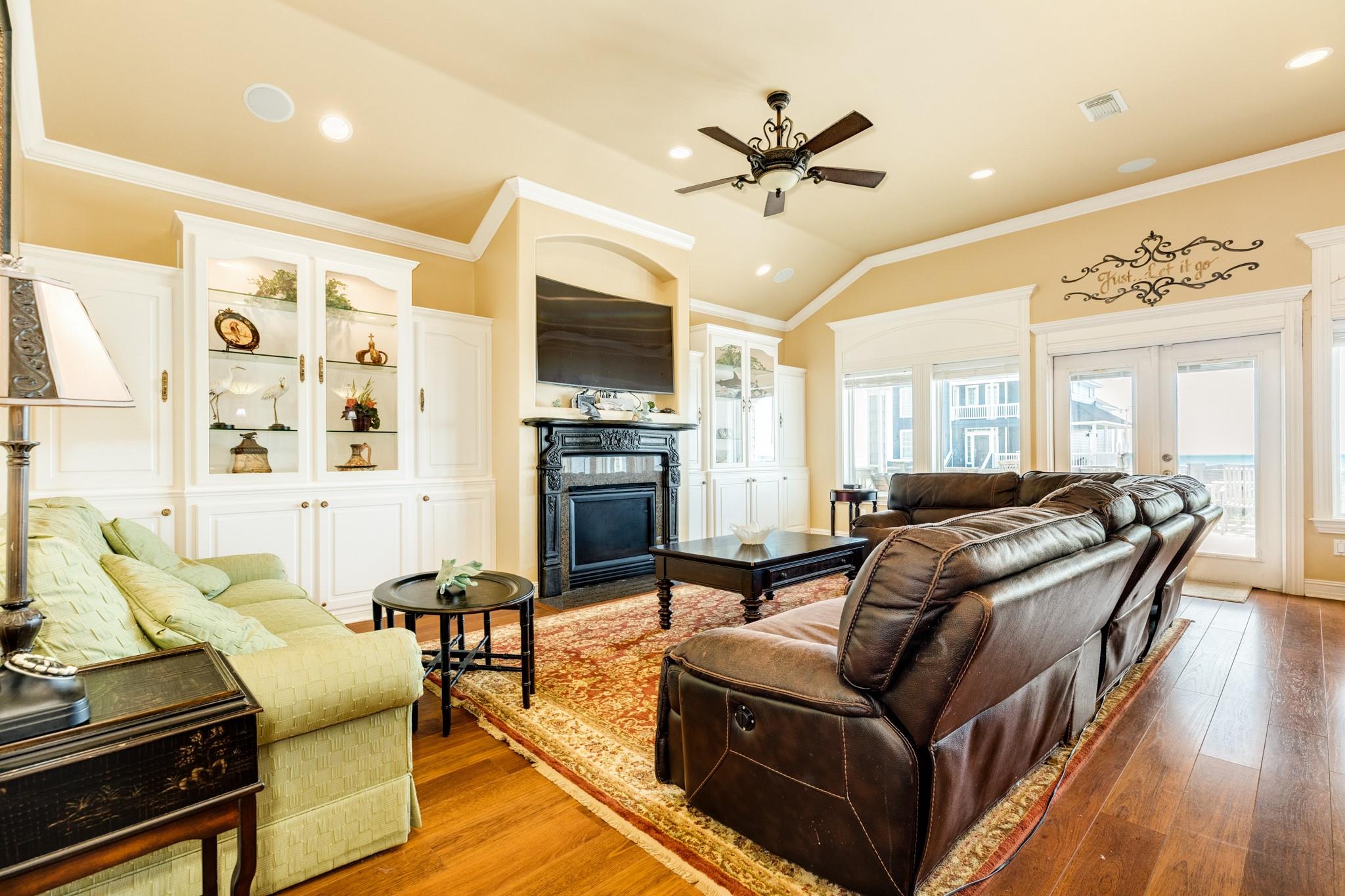 2106 Blue Water Highway