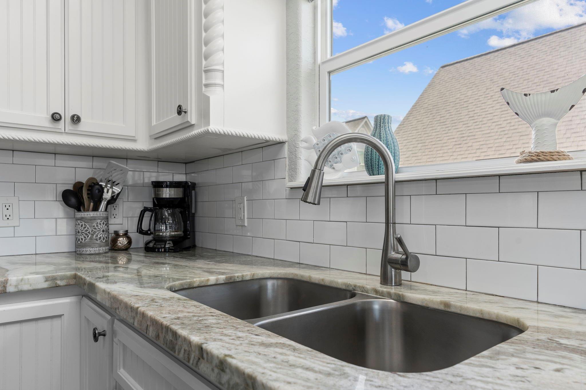 203 Sandpebble Place