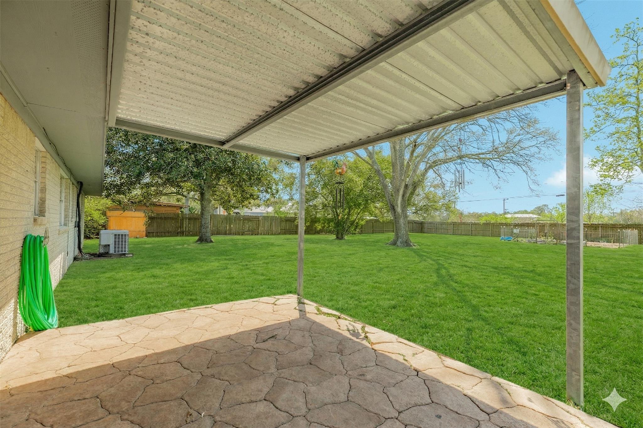 5516 Avenue M 1/2