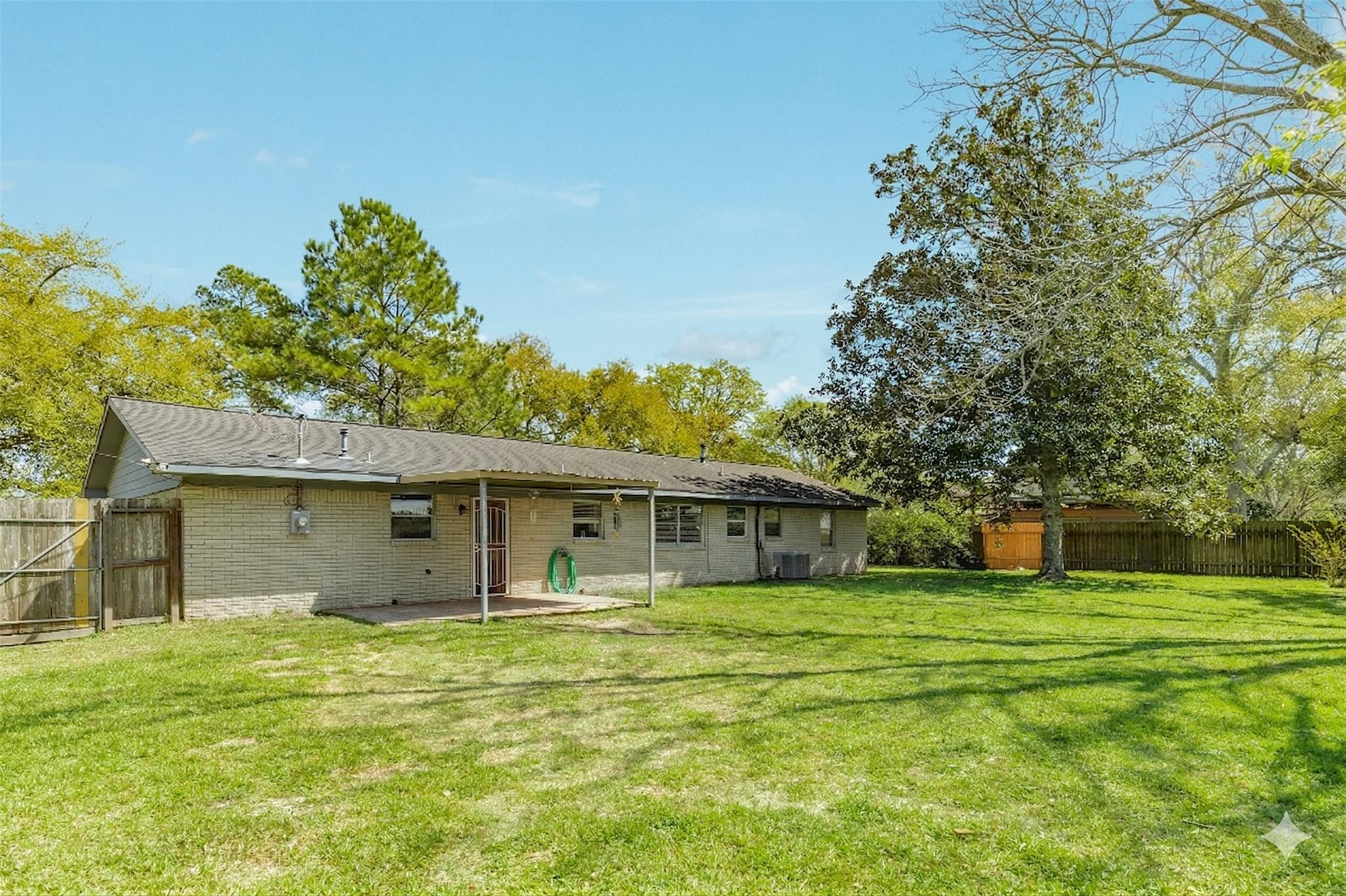 5516 Avenue M 1/2