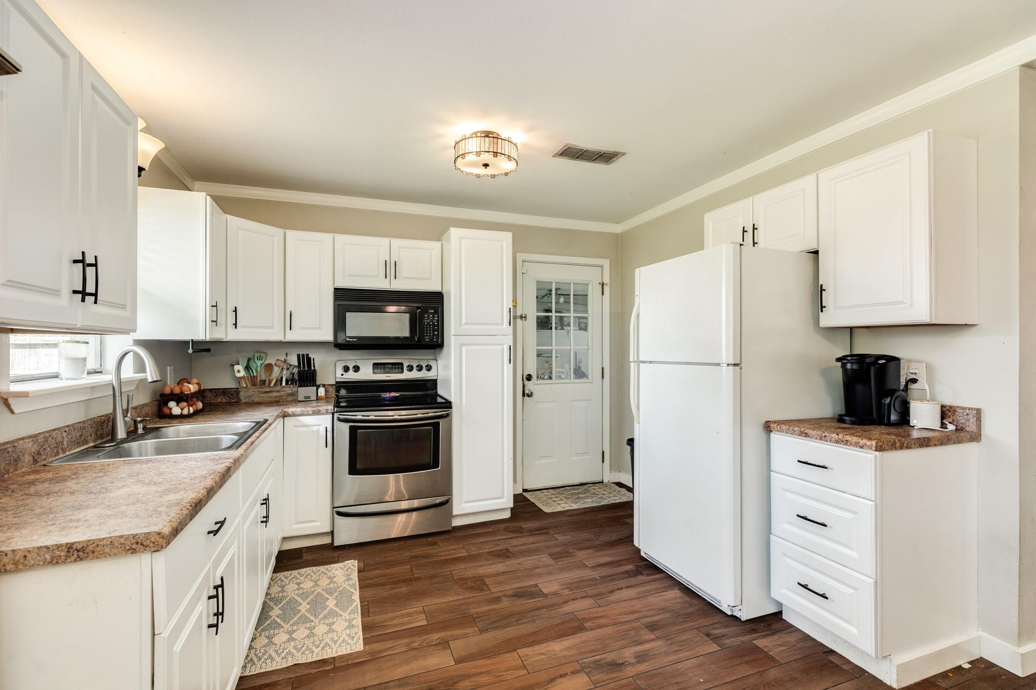 5516 Avenue M 1/2