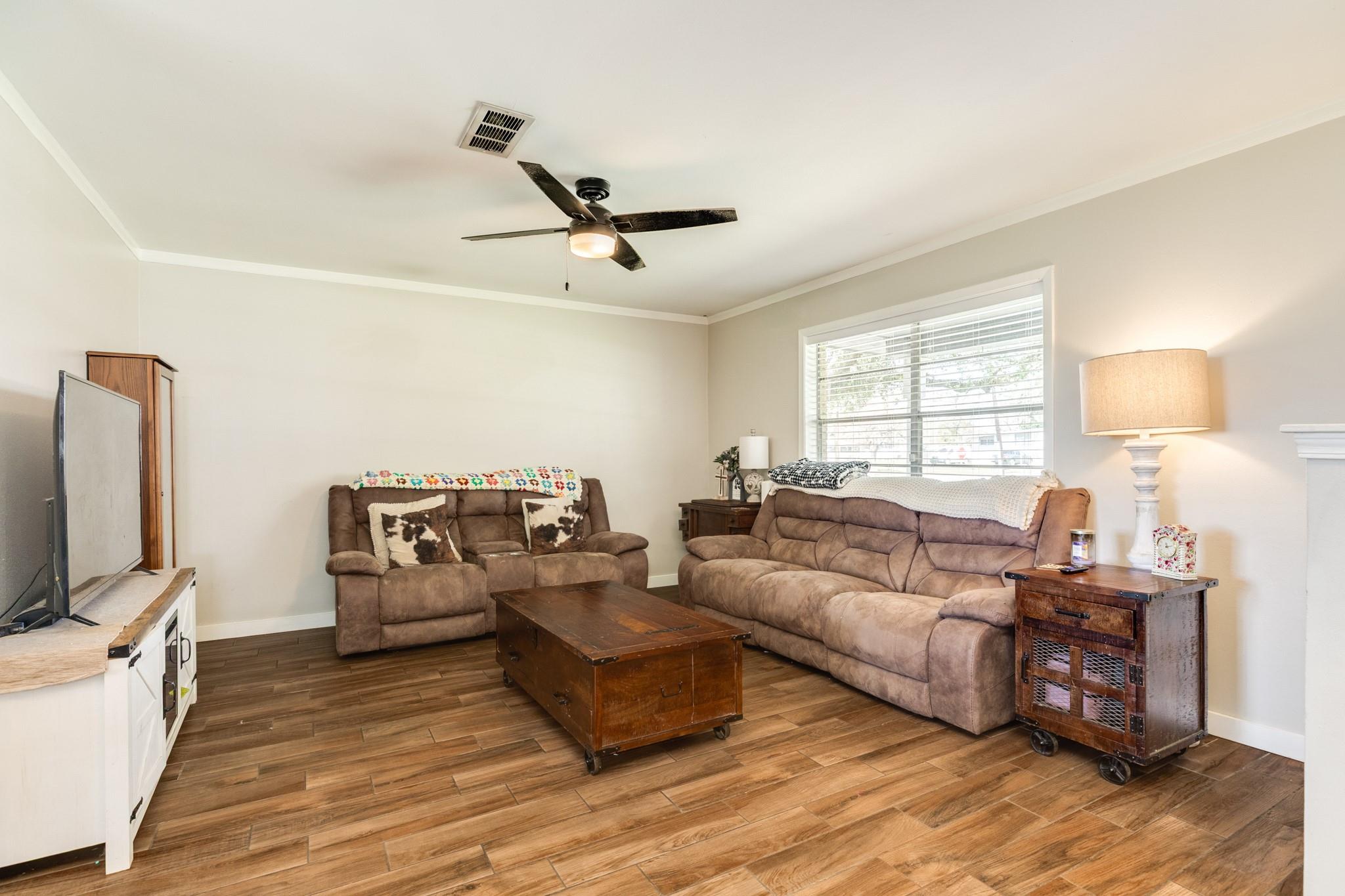 5516 Avenue M 1/2