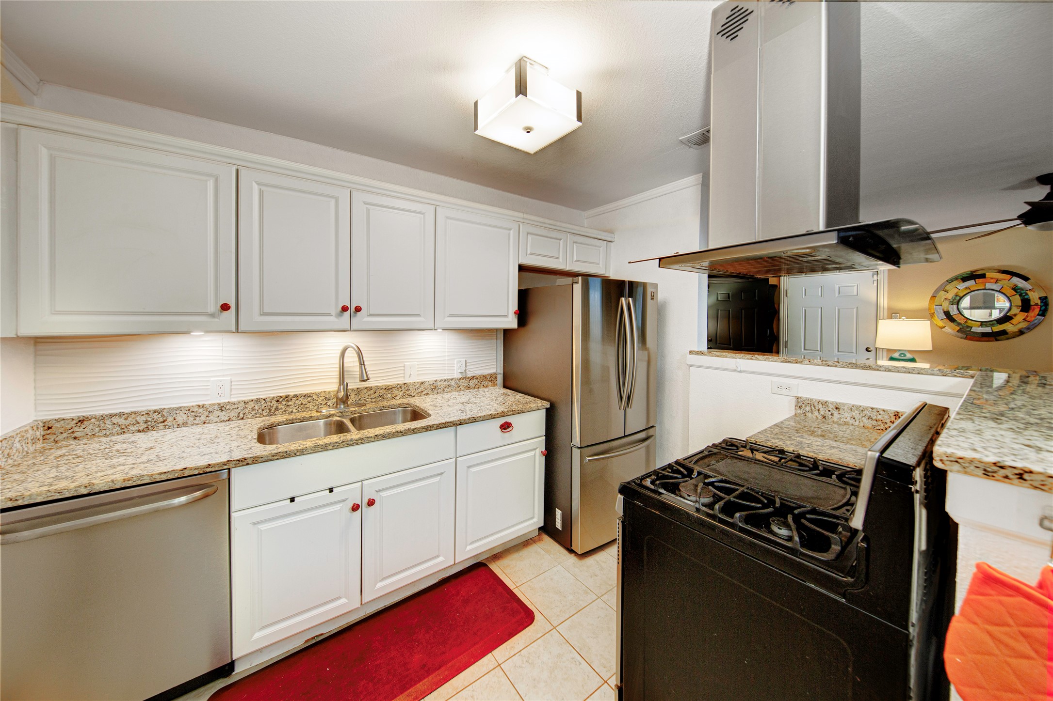 3031 W Clarendon Drive