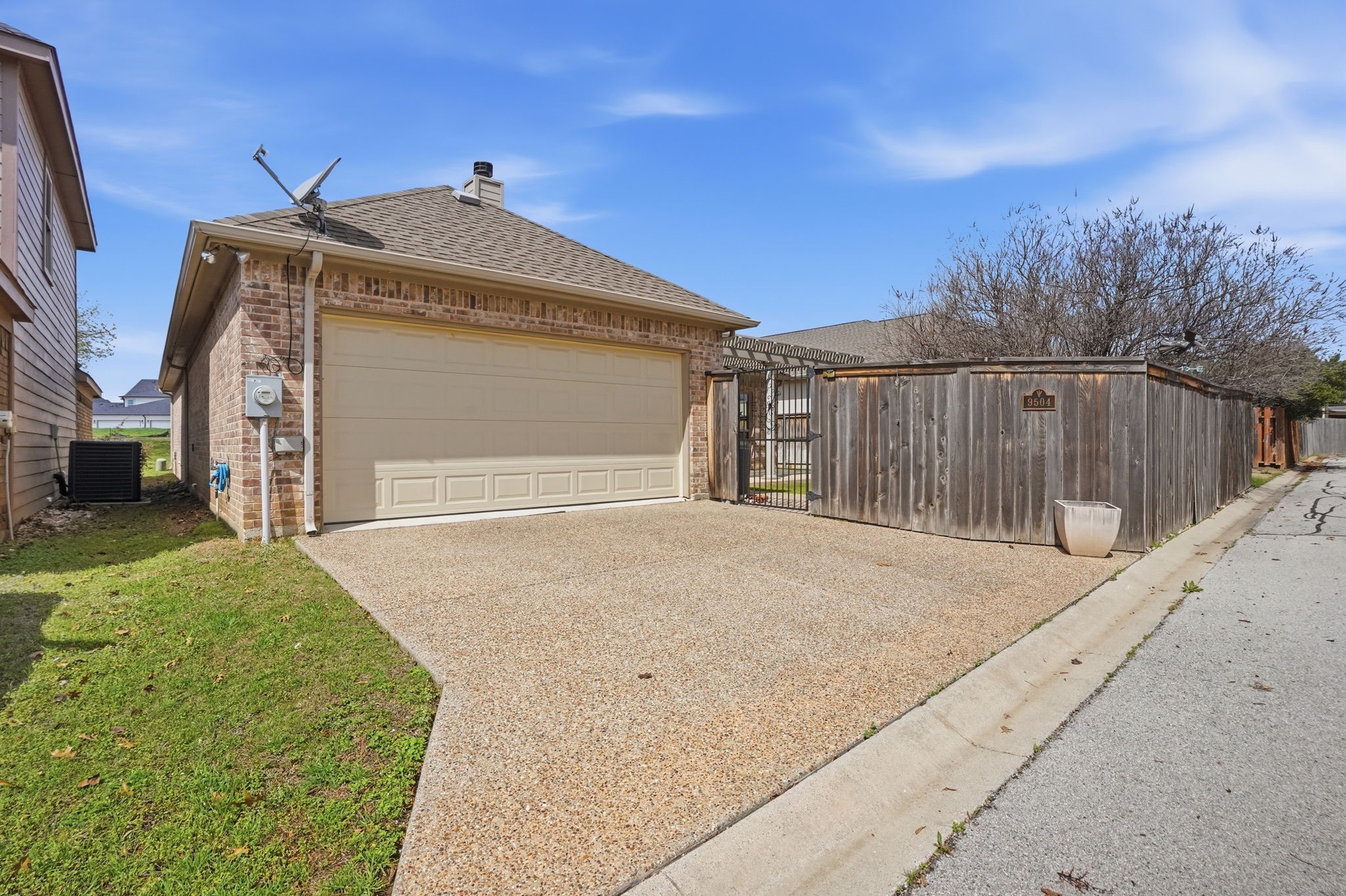 9504 Landing Way