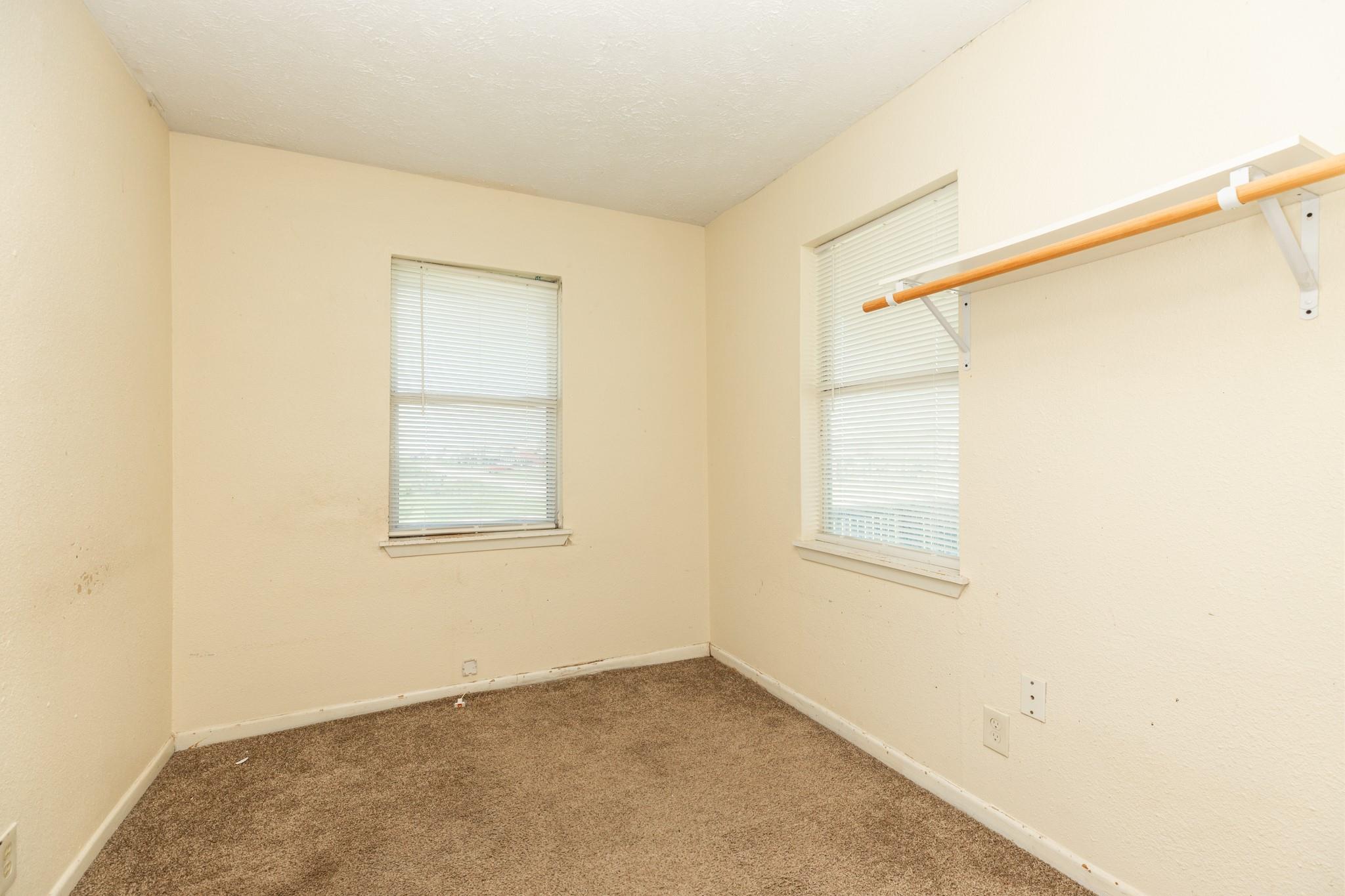 910 Monument Drive