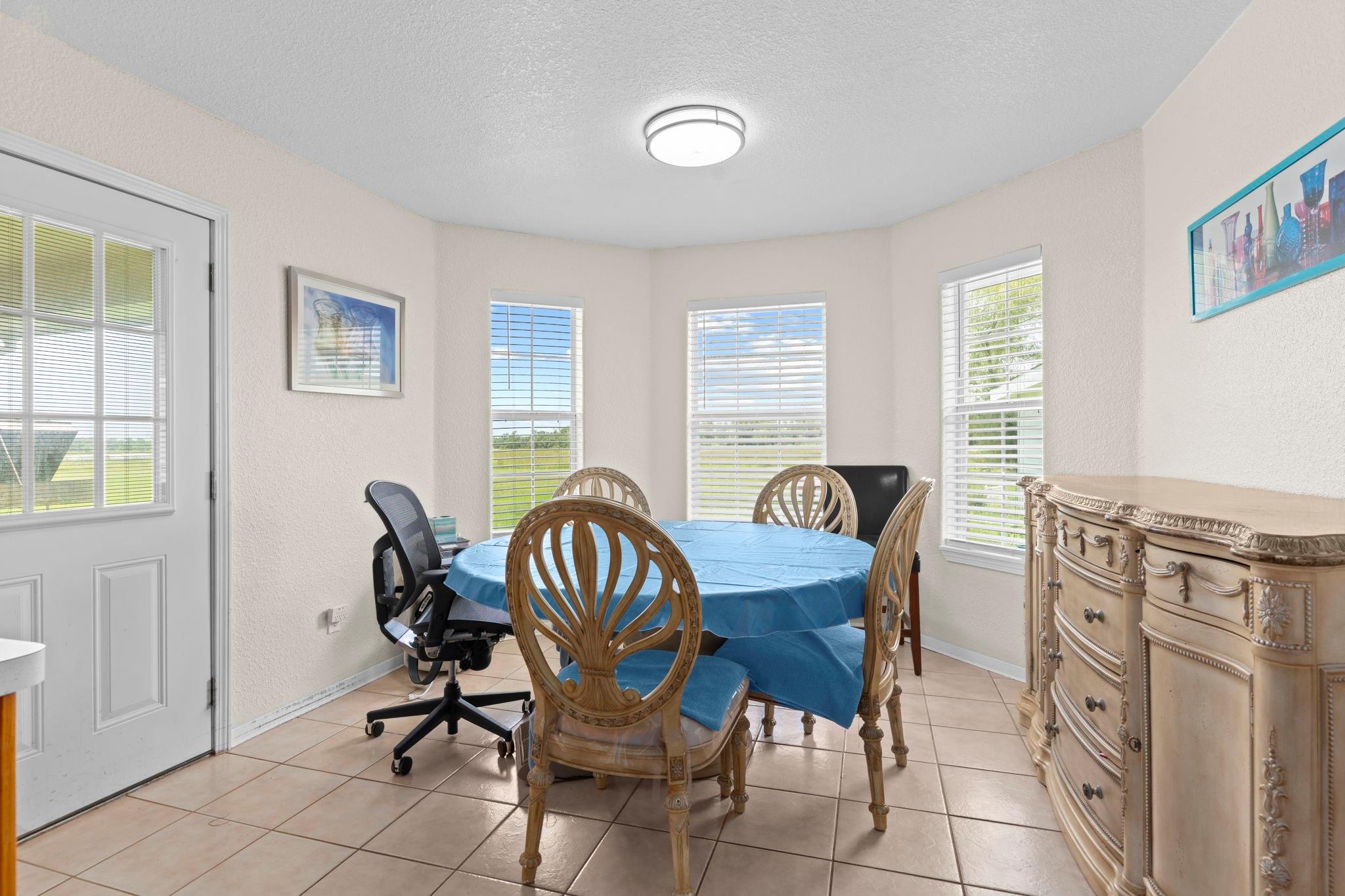4338 Davenport Pkwy