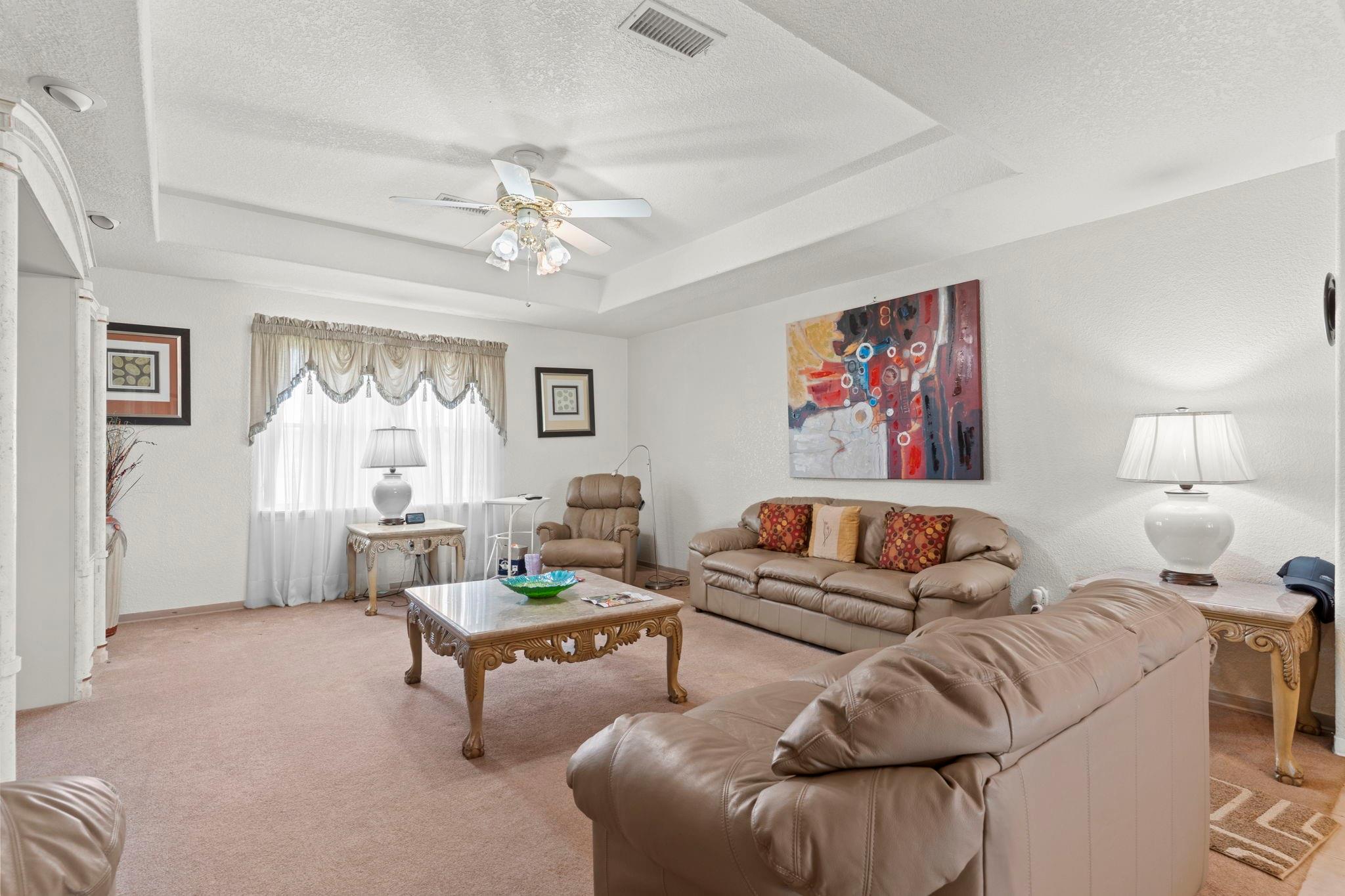 4338 Davenport Pkwy