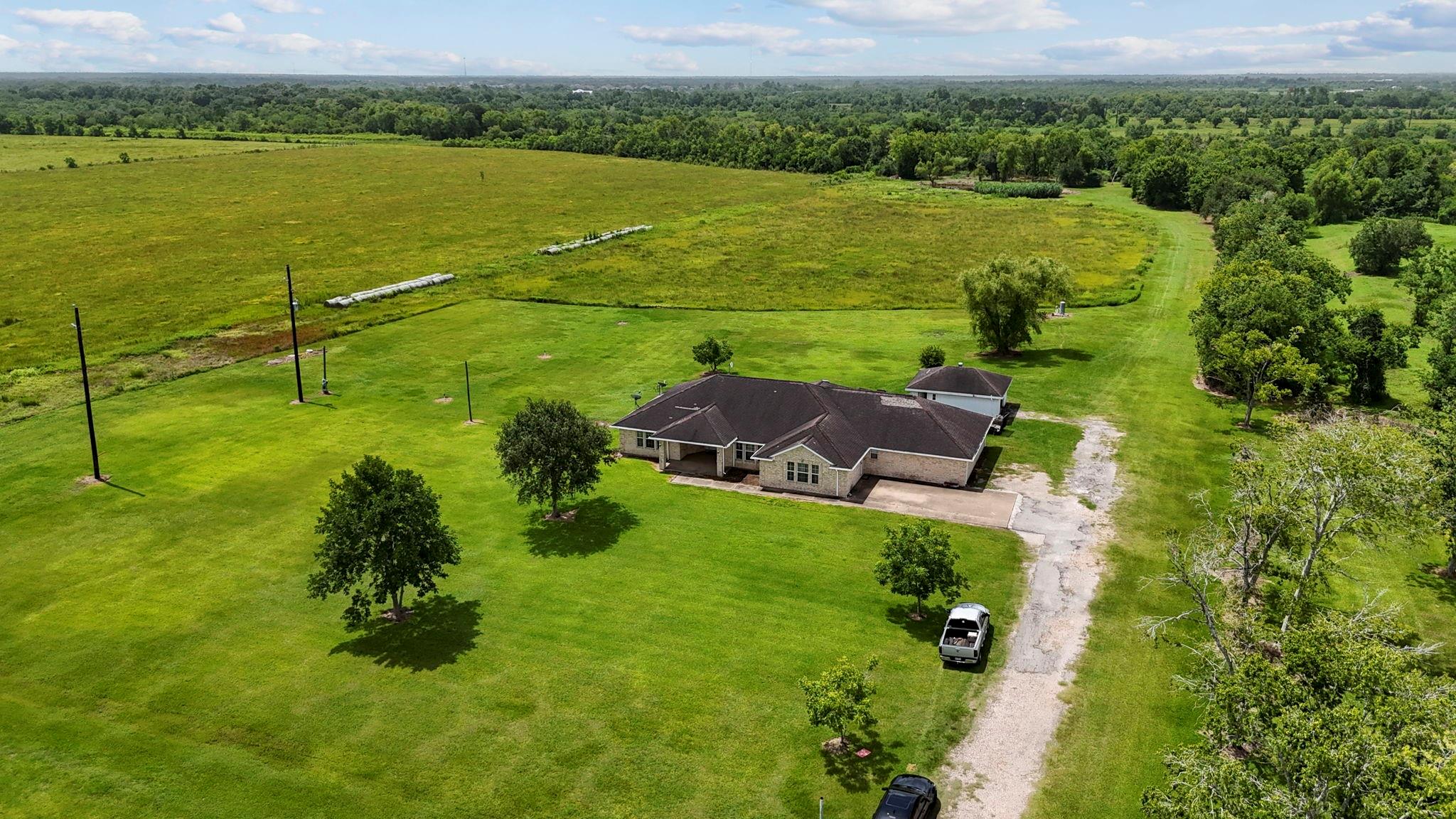 4338 Davenport Pkwy