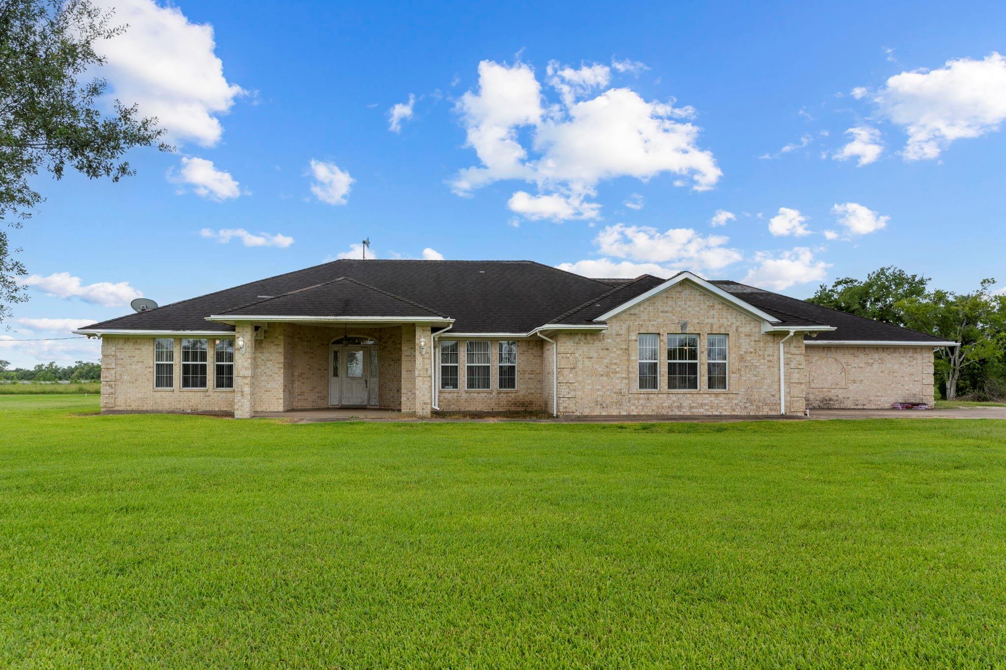 4338 Davenport Pkwy