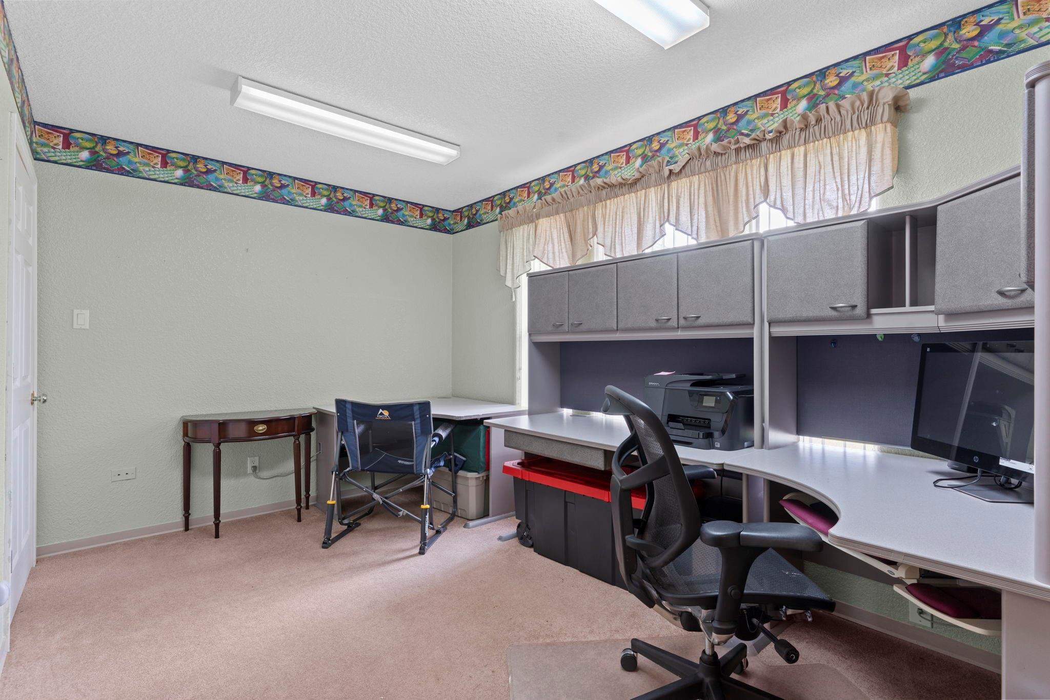 4338 Davenport Pkwy