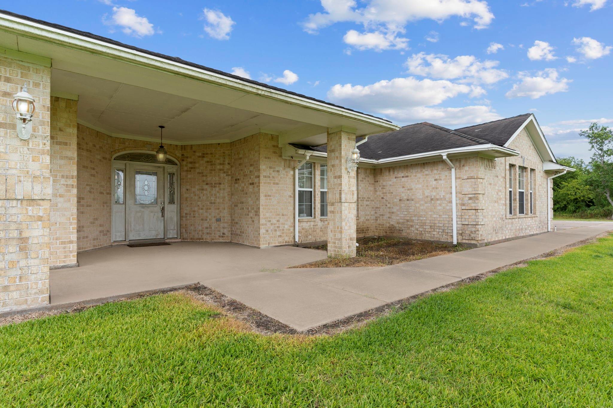 4338 Davenport Pkwy