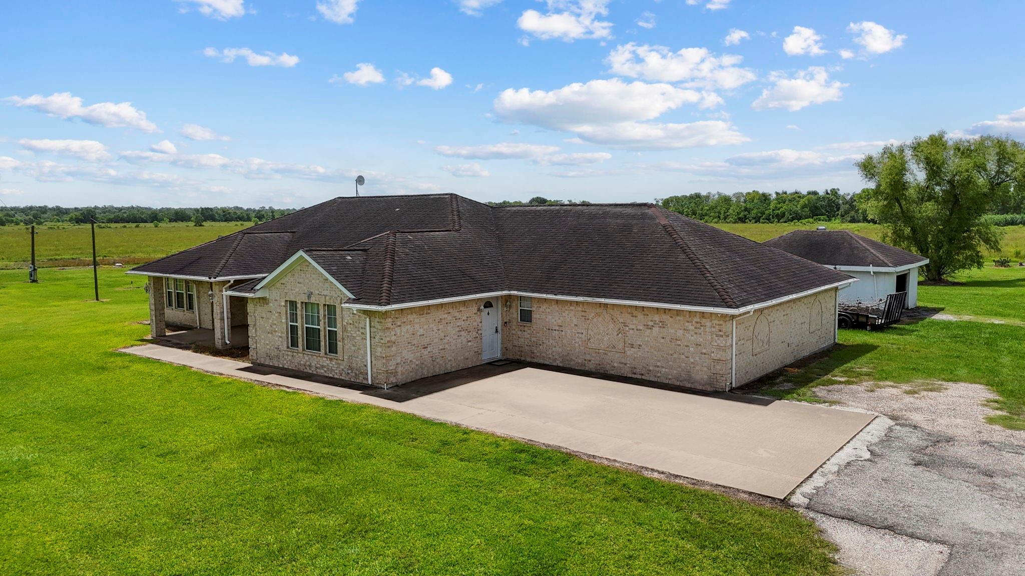 4338 Davenport Pkwy