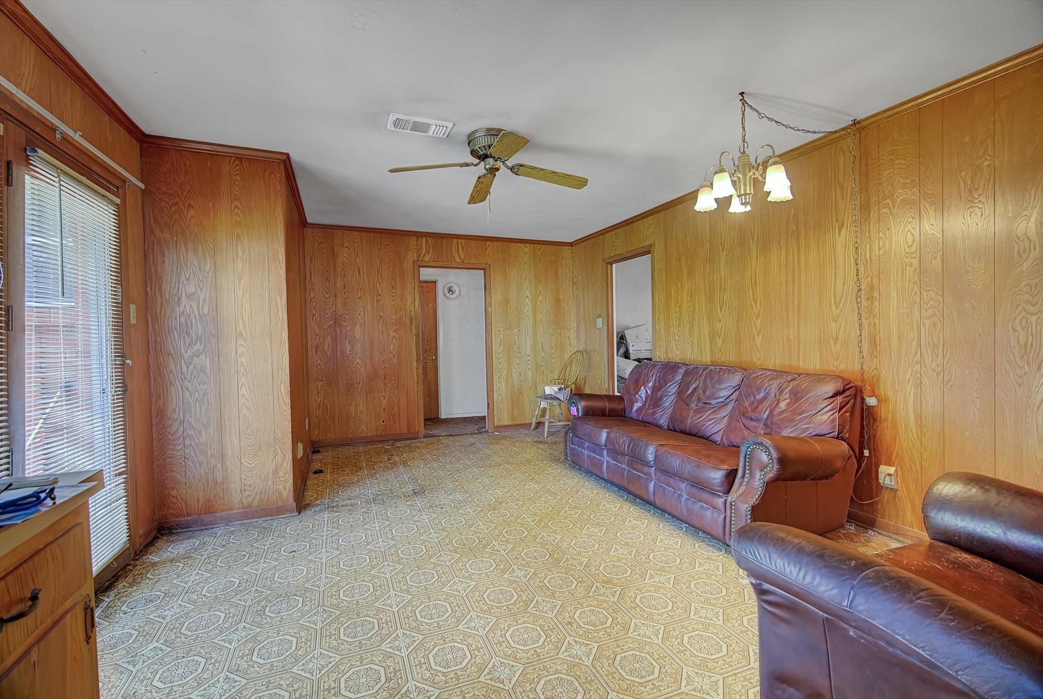 225 Palm Lane, Lake Jackson