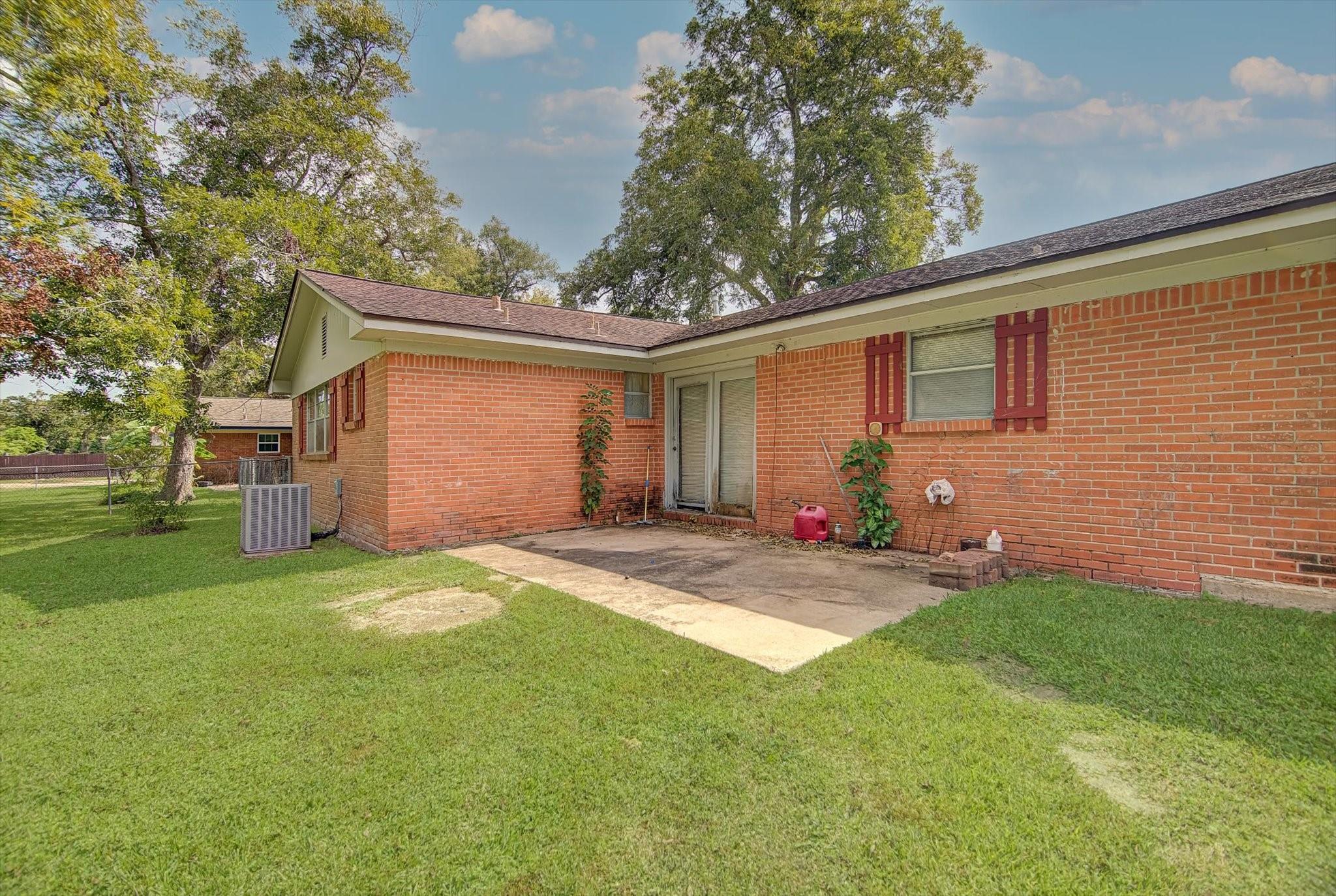 225 Palm Lane, Lake Jackson