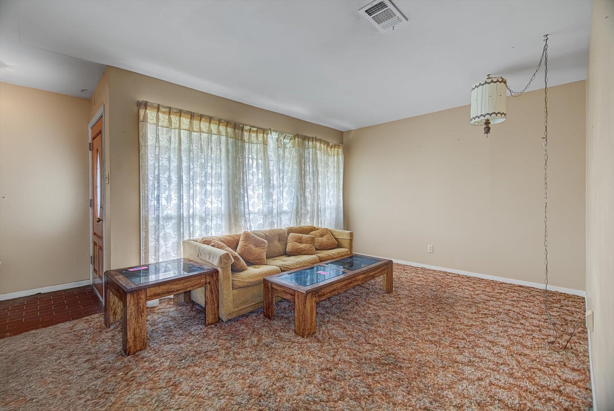 225 Palm Lane, Lake Jackson