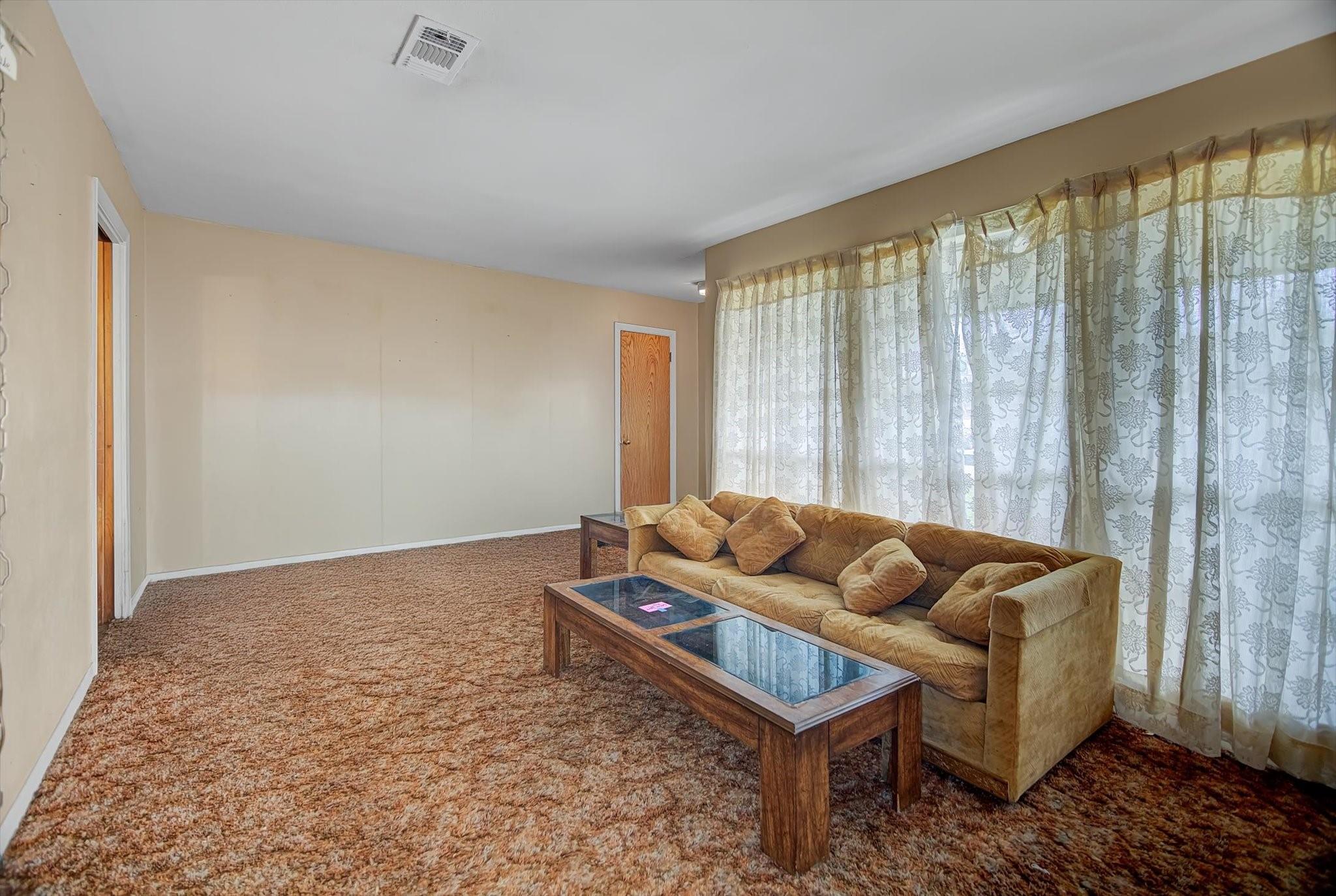 225 Palm Lane, Lake Jackson