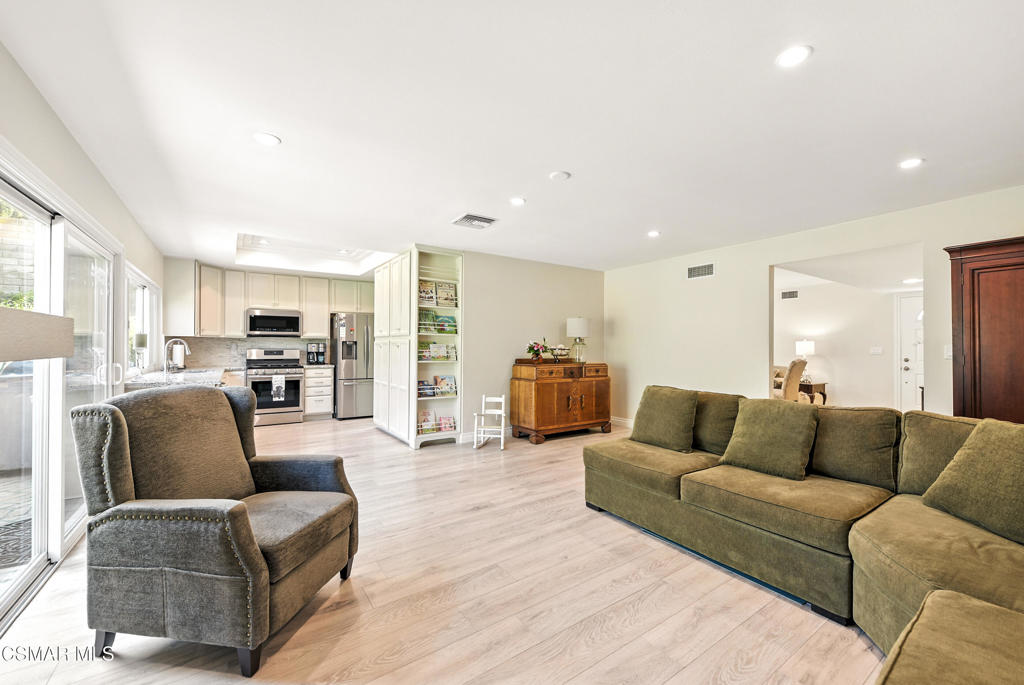 2063 Woodglen Street