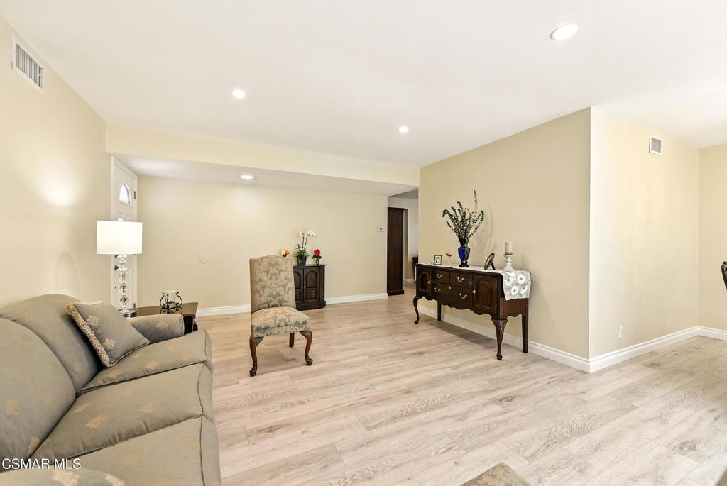 2063 Woodglen Street