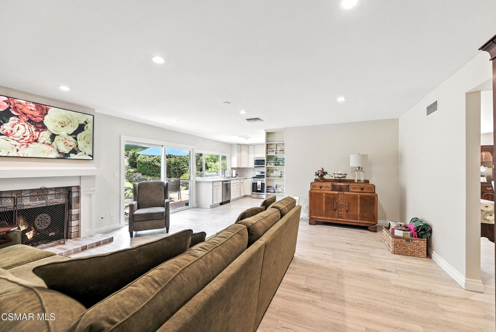 2063 Woodglen Street