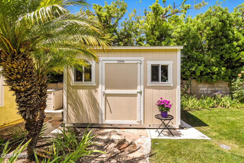 2063 Woodglen Street