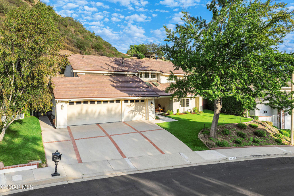 1596 Castleview Court