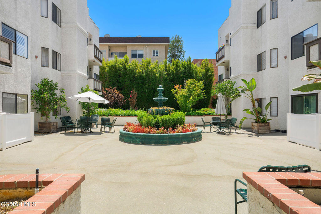 17914 Magnolia Boulevard 135