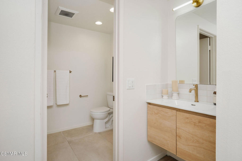 17914 Magnolia Boulevard 135