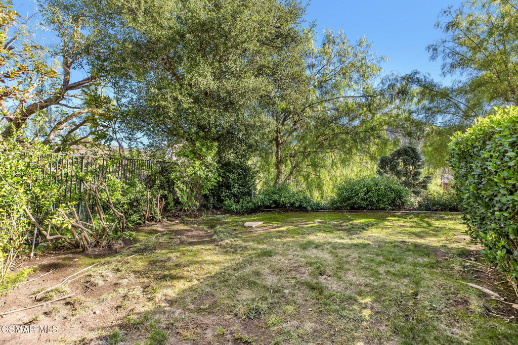 930 Ravensbury Street