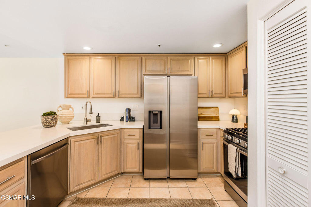 11920 Goshen Avenue 202