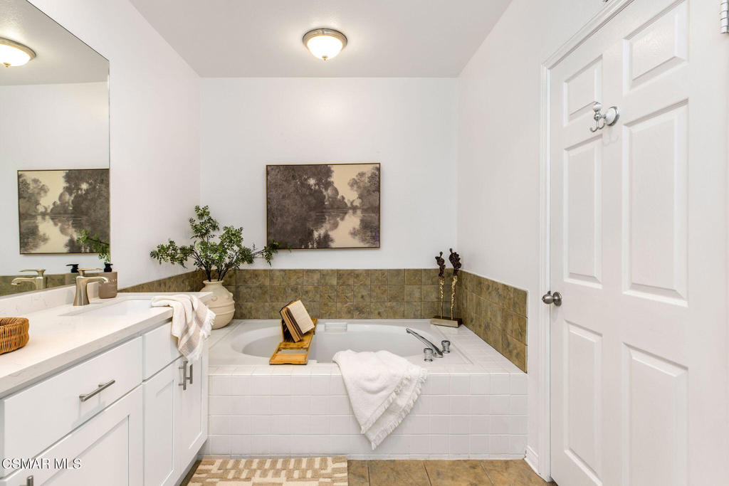 11920 Goshen Avenue 202