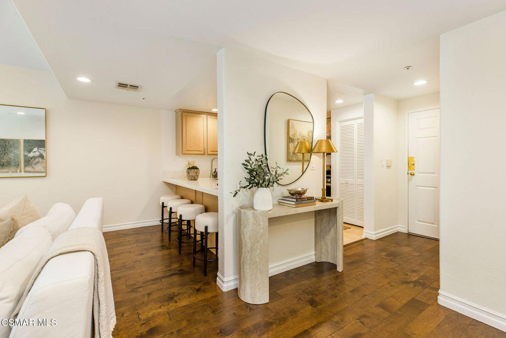 11920 Goshen Avenue 202