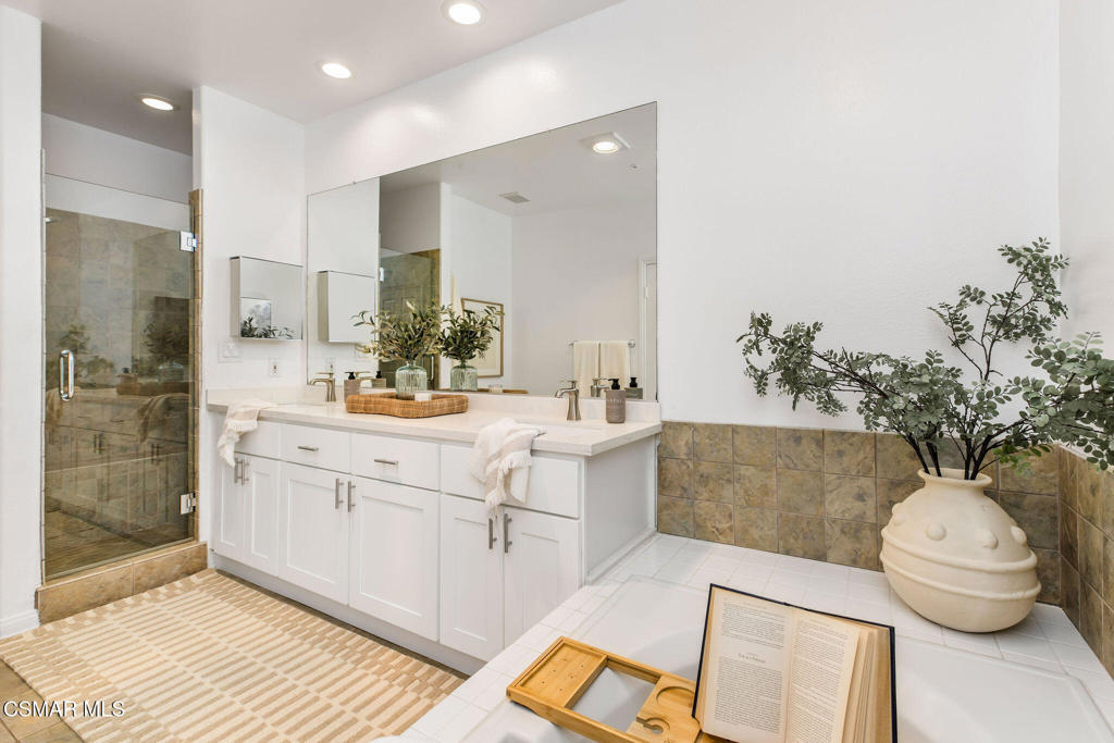 11920 Goshen Avenue 202