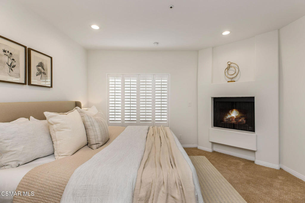 11920 Goshen Avenue 202