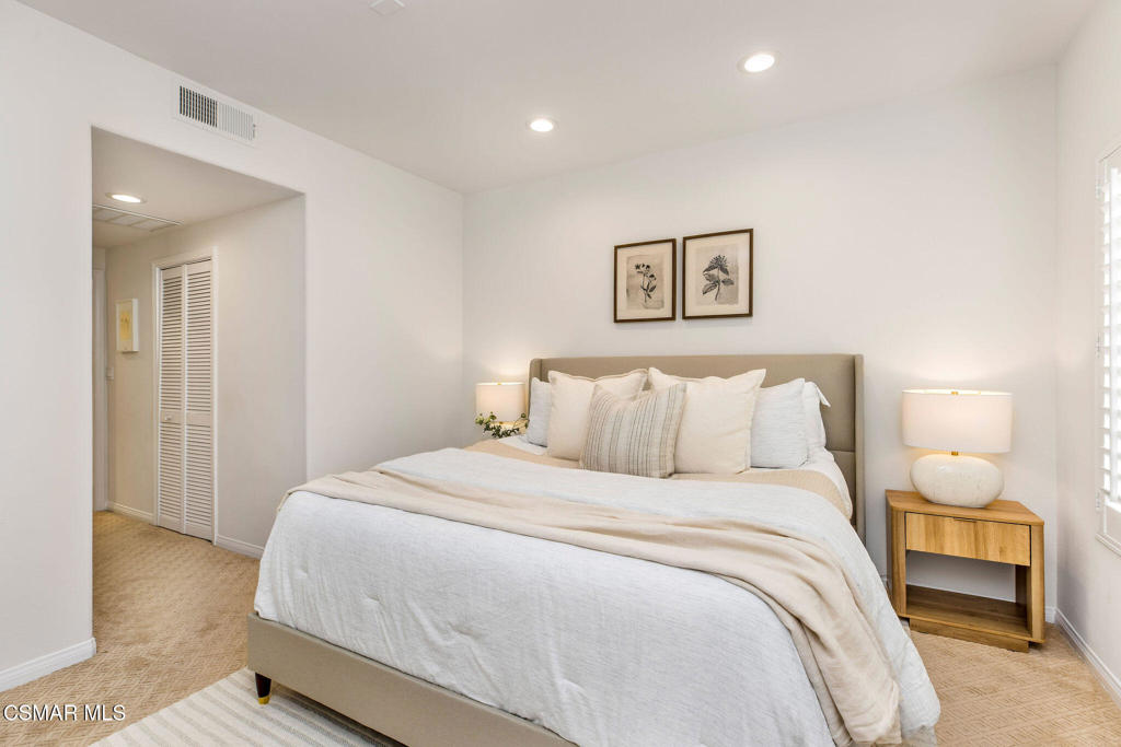 11920 Goshen Avenue 202