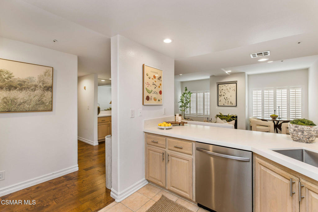 11920 Goshen Avenue 202