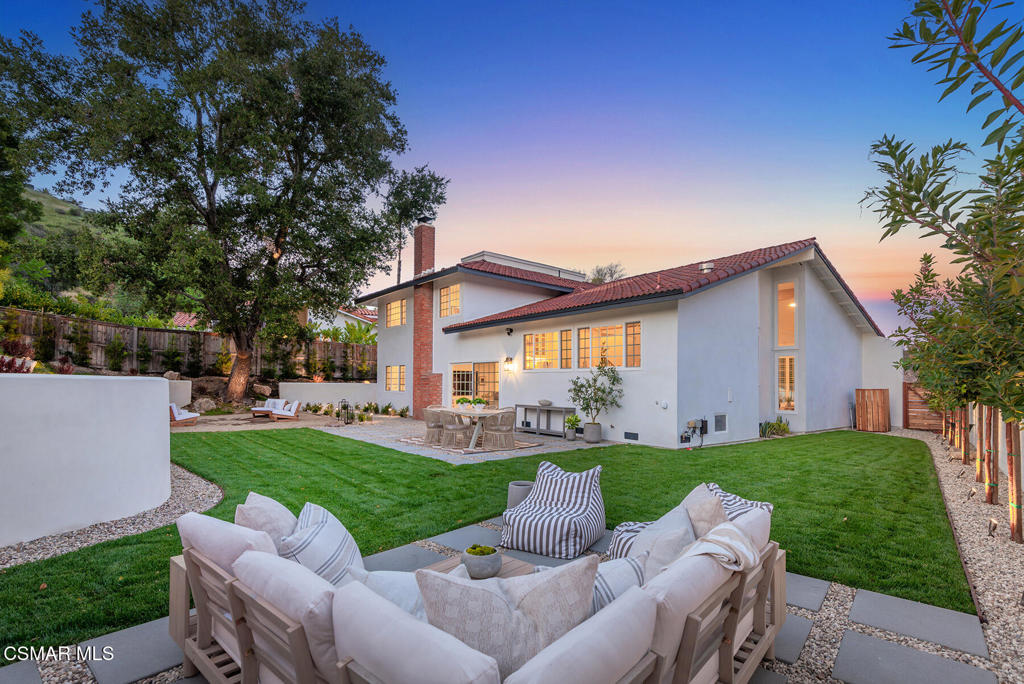 1944 Stonesgate Street