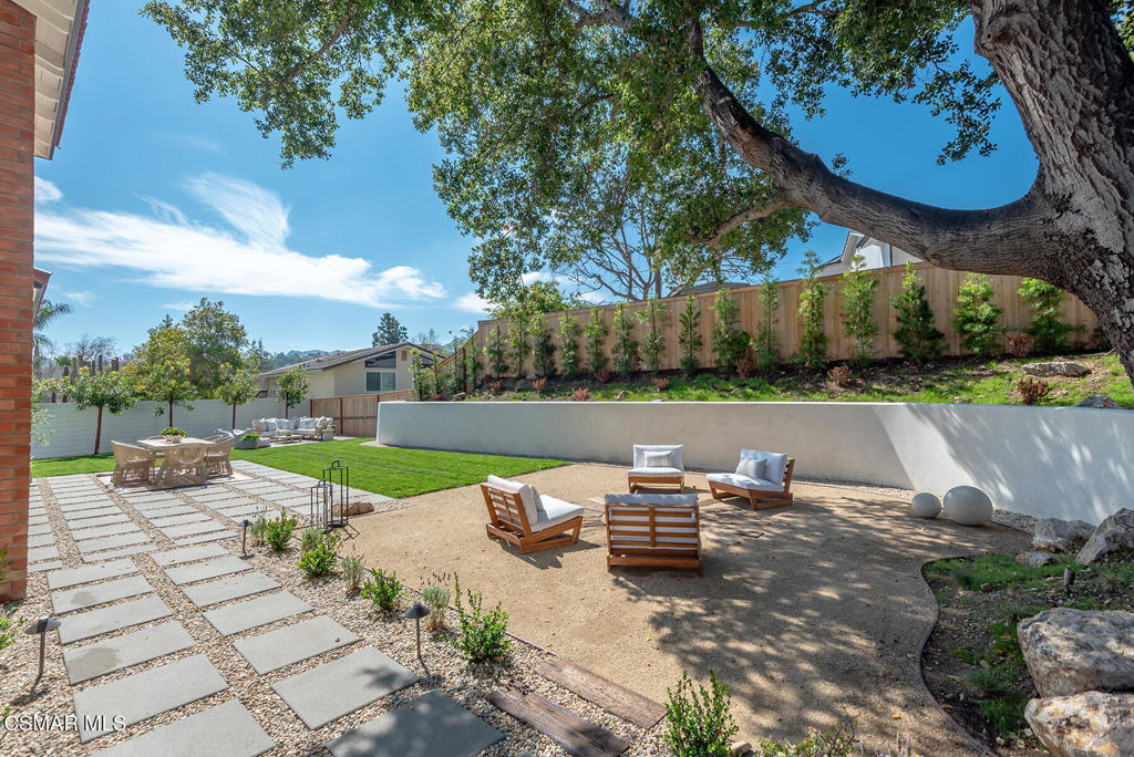 1944 Stonesgate Street