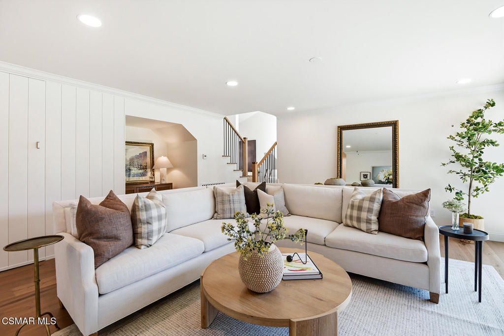 1944 Stonesgate Street