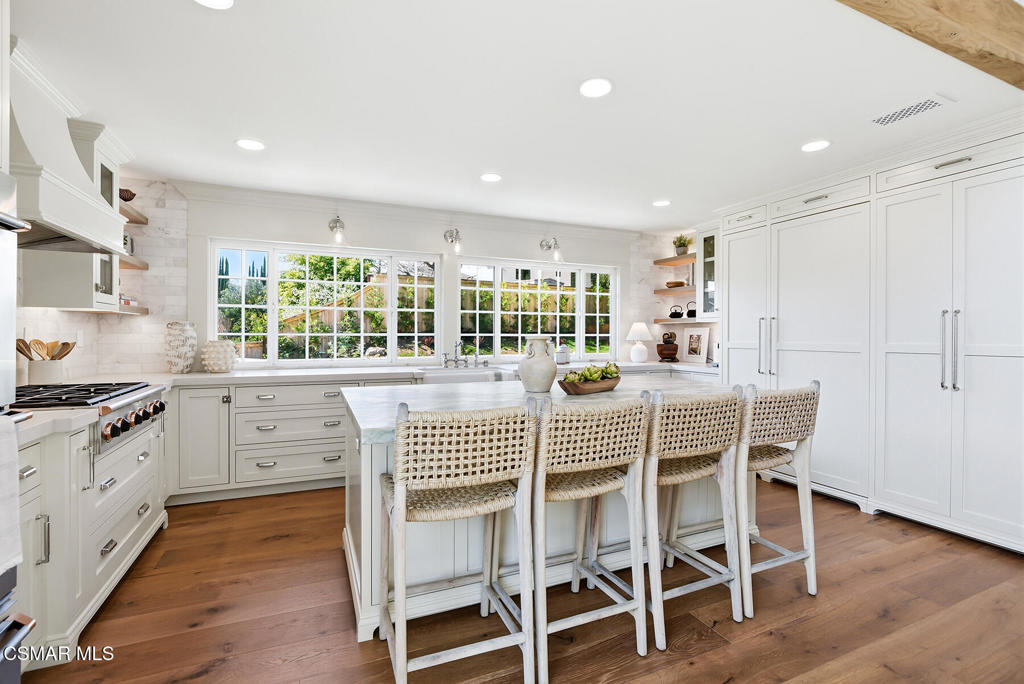 1944 Stonesgate Street