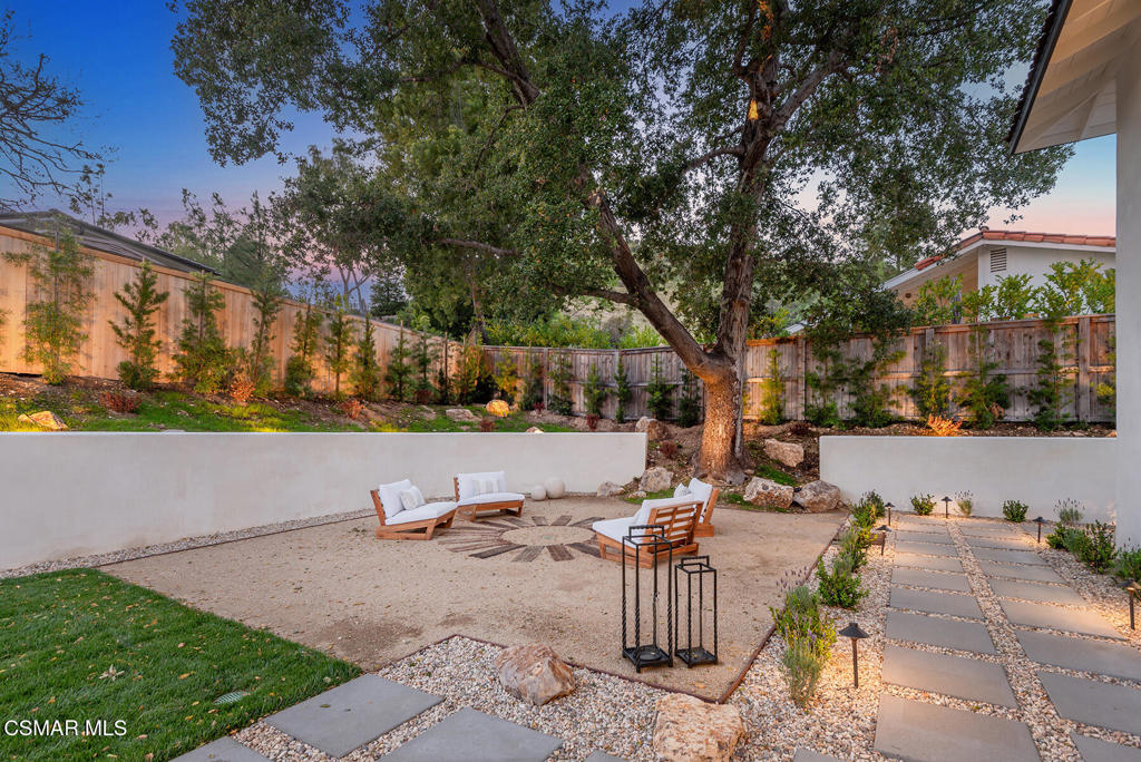 1944 Stonesgate Street