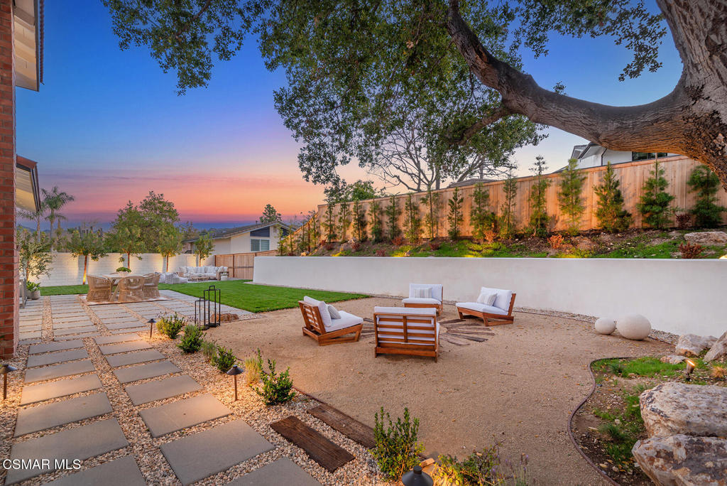 1944 Stonesgate Street