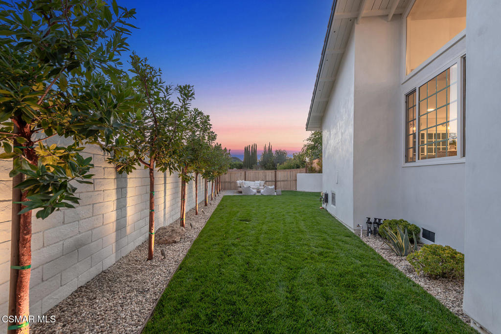 1944 Stonesgate Street