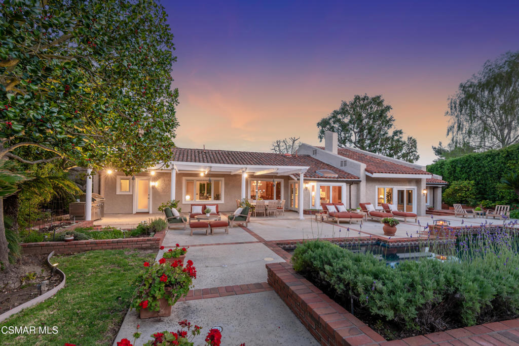 4011 Cresthaven Drive