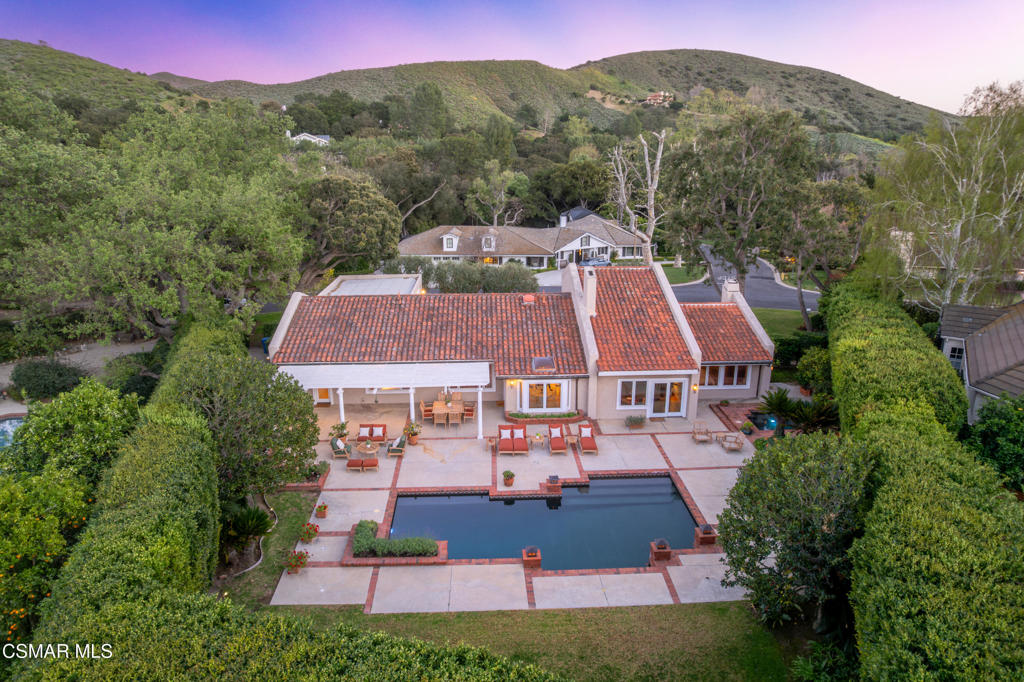 4011 Cresthaven Drive
