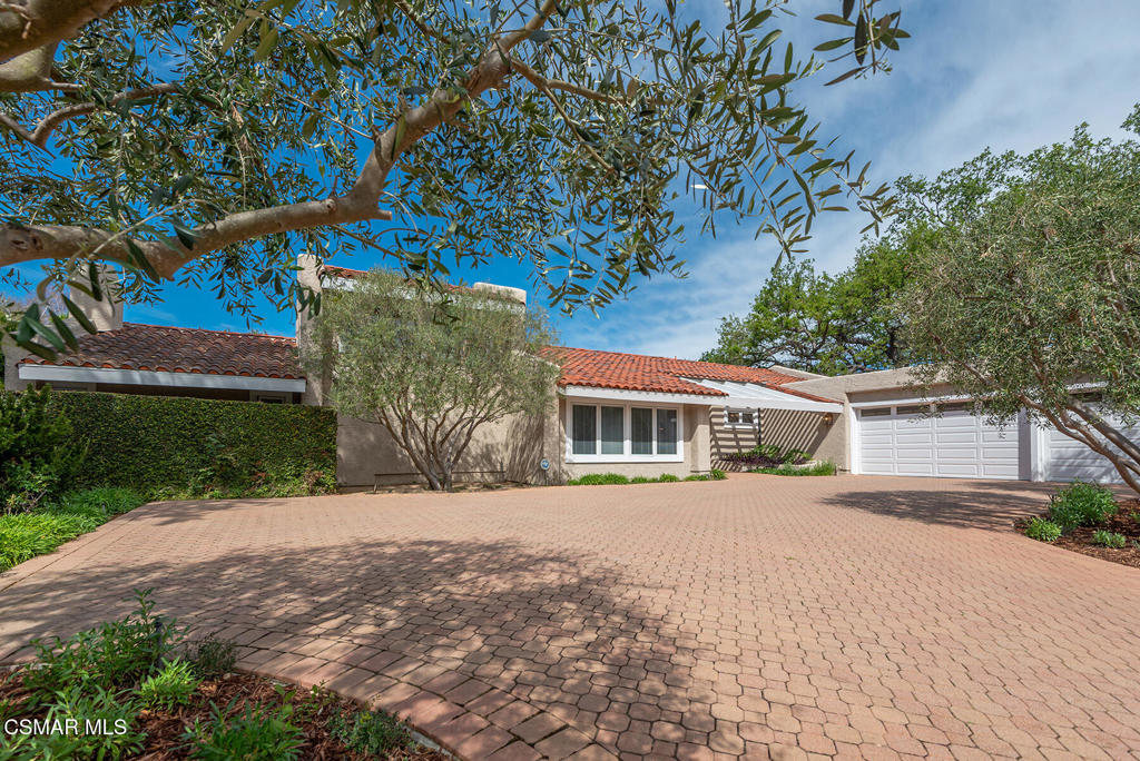 4011 Cresthaven Drive